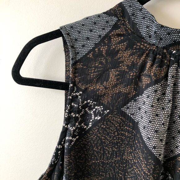 CREAM High Neckline Dark Floral Sleeveless Blouse - Picture 2 of 8